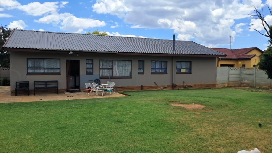 3 Bedroom Property for Sale in Meiringspark Ext 2 North West